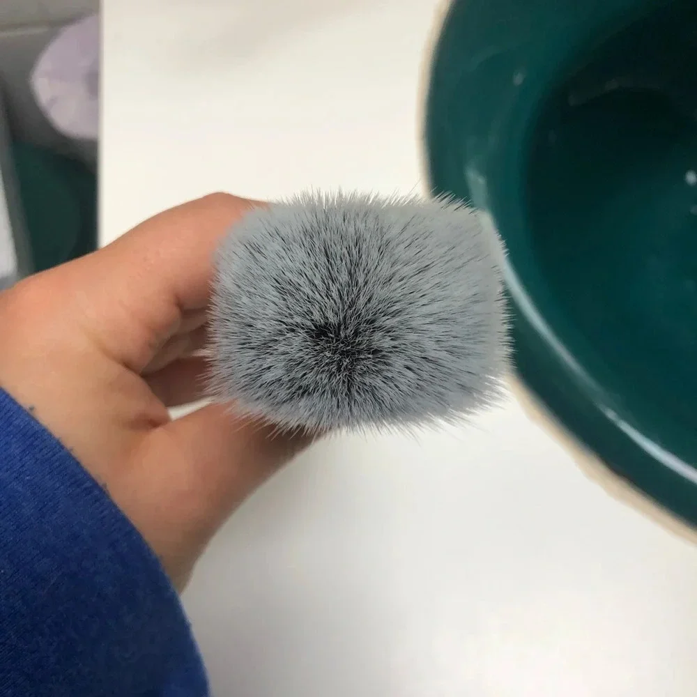 NIB JULEP FULL FACE POWDER BRUSH